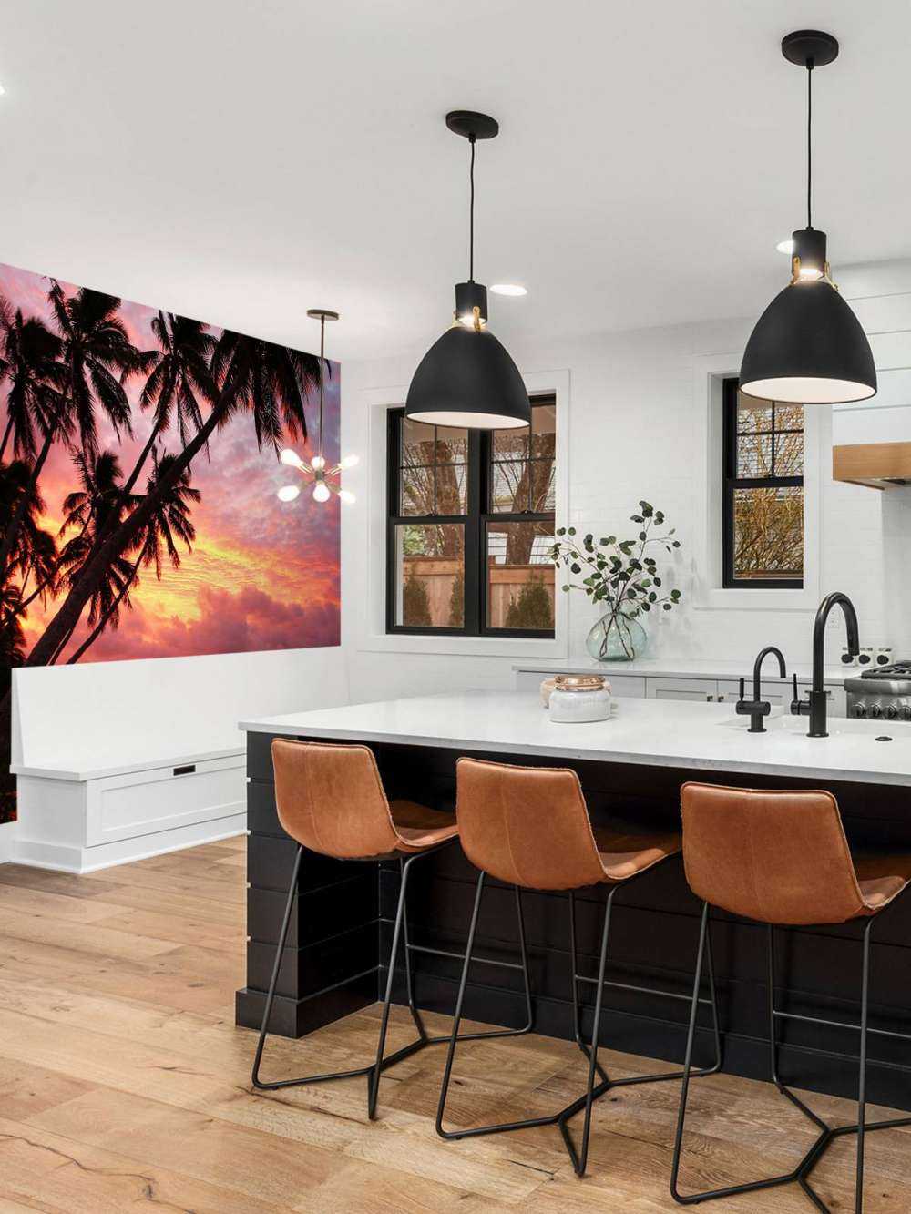 Drzewa palmowe nad czerwonym oceanem