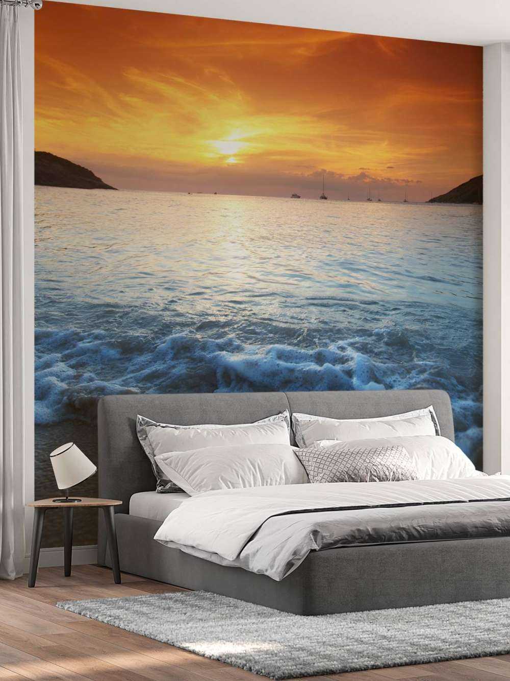 Niebieska plaża i zachód słońca