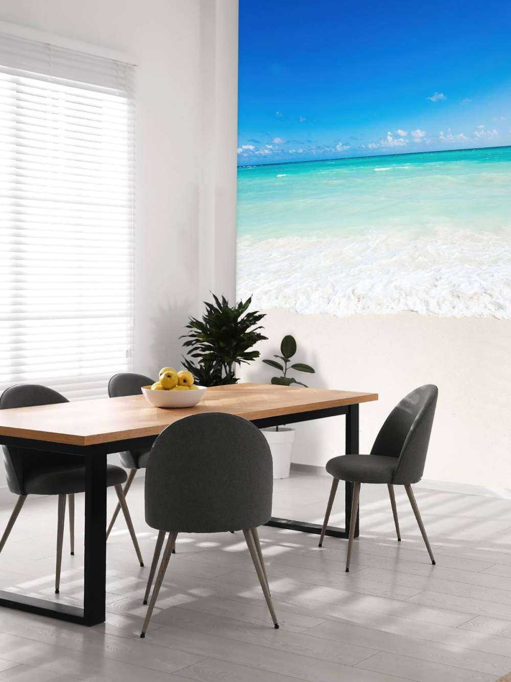 Biała plaża i fale