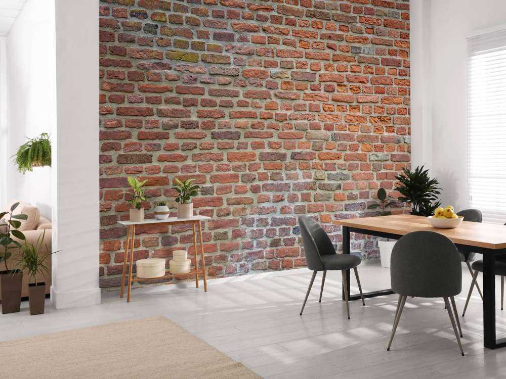 Ściana z dużymi i małymi cegłami