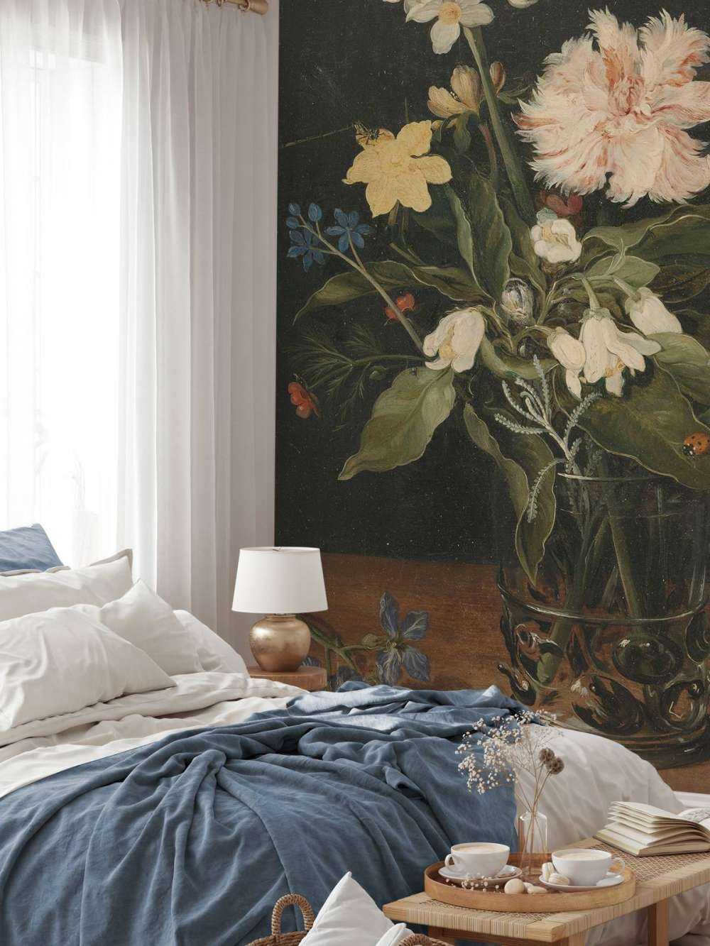 Martwa natura z kwiatami w szklance.