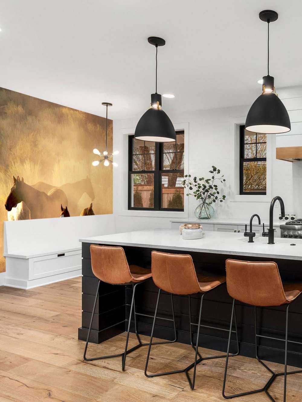 Konie podczas zachodu słońca