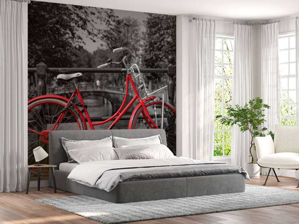 Czerwony rower na moście