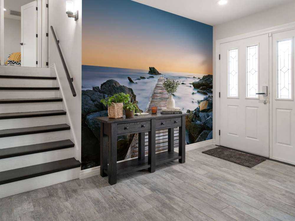 Nabrzeże na skalistym brzegu