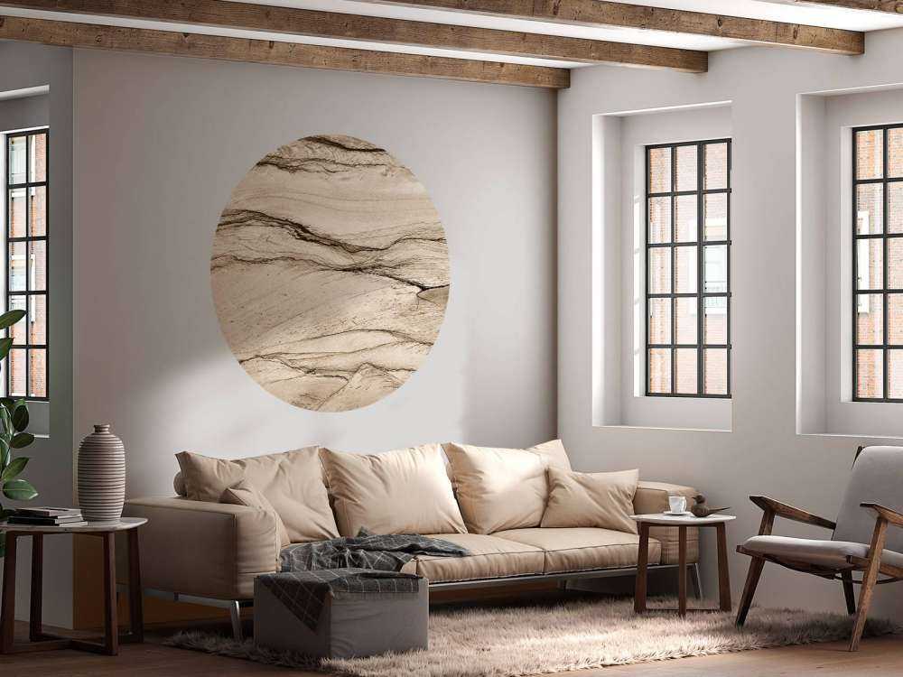 Falisty beżowy marmur