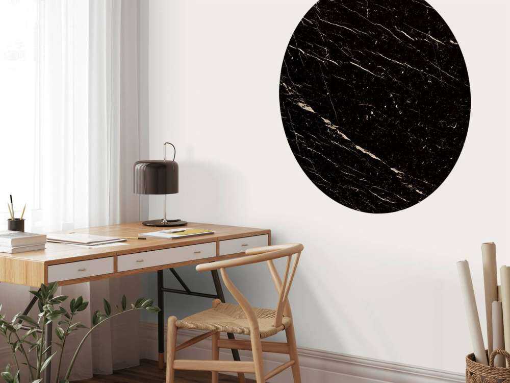 Ciemny marmur z jasną strukturą