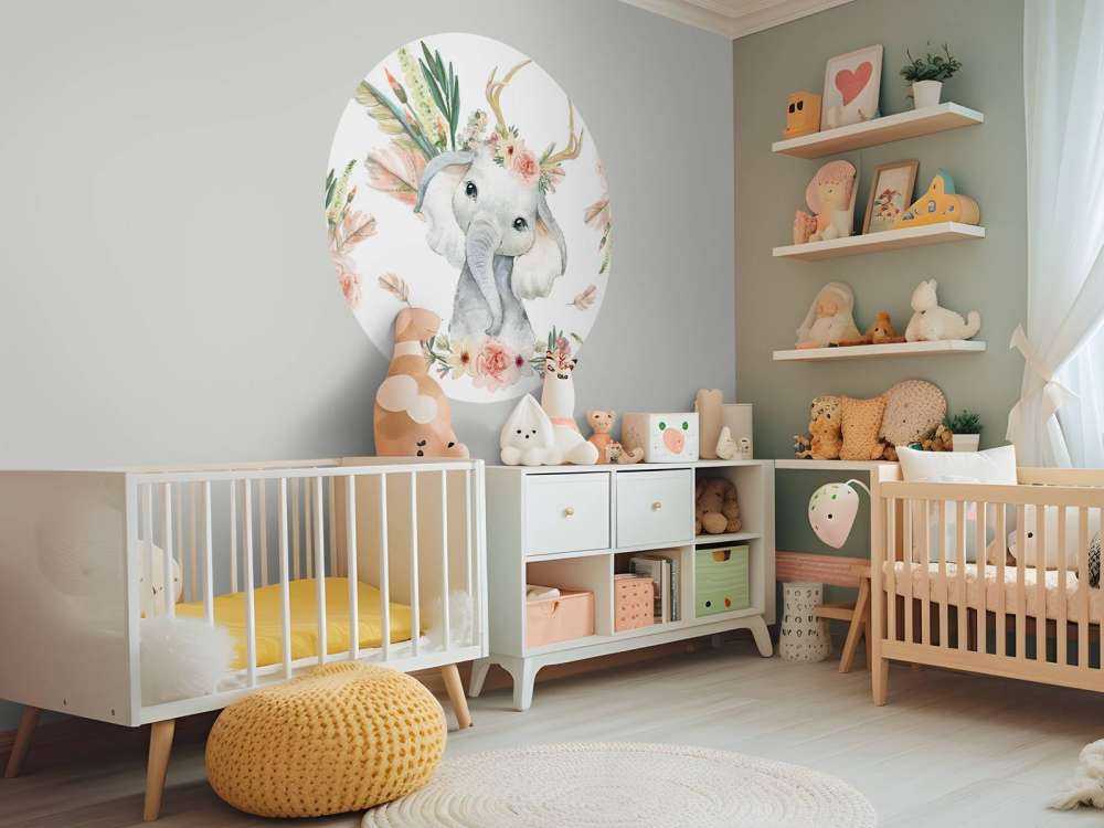 Dziecko słonia różowe kwiaty