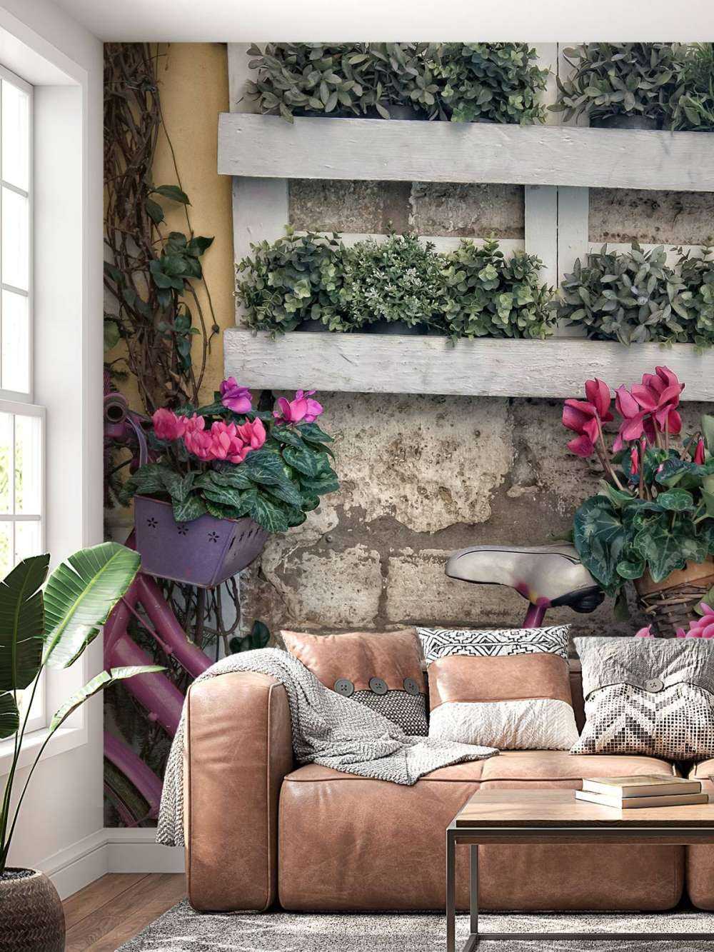 Rower zabytkowy z kwiatami