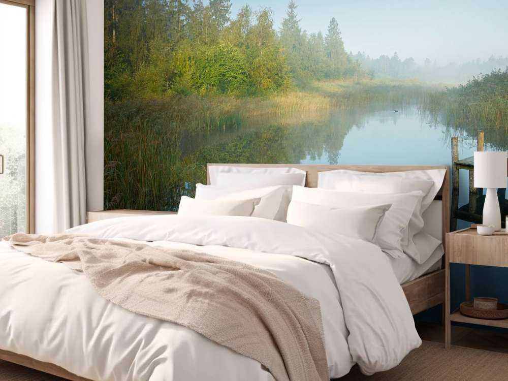 Drewniane rusztowania w lesie