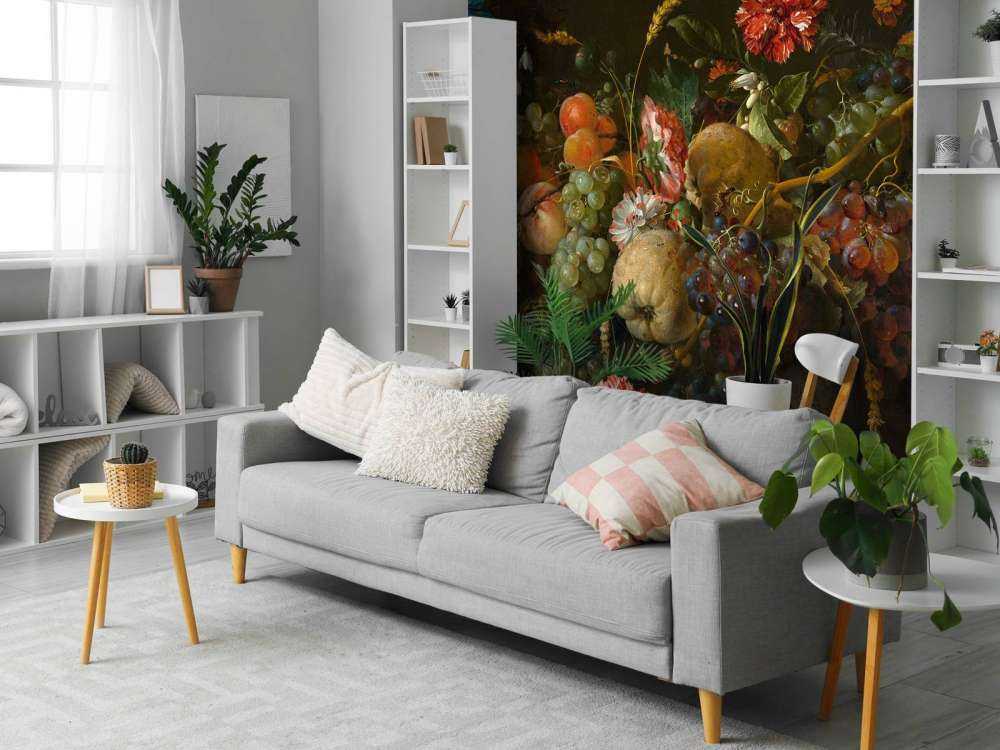 Wianek z owoców z kilkoma kwiatami