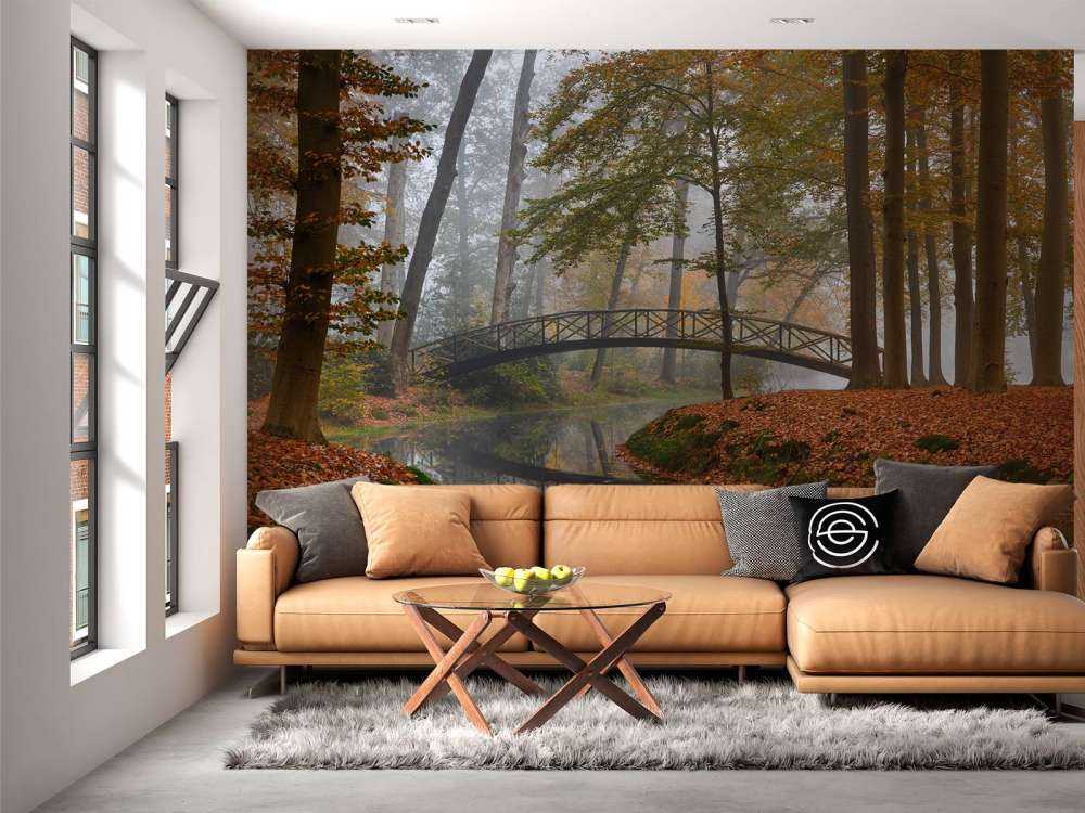 Most w jesiennym lesie