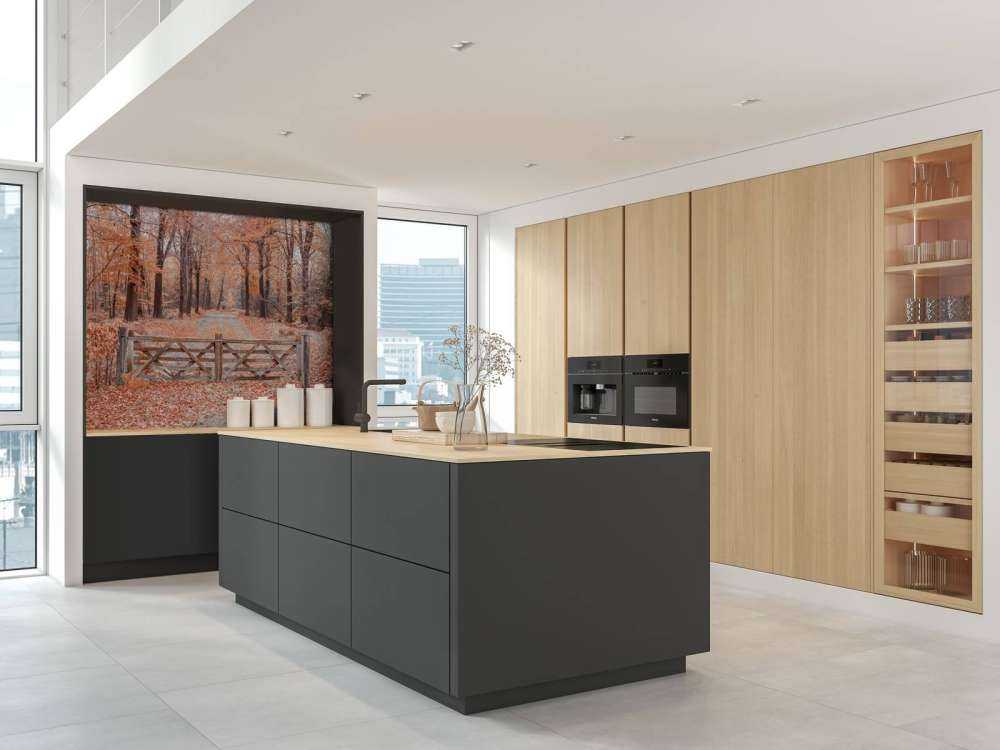 Przejście do jesiennego lasu