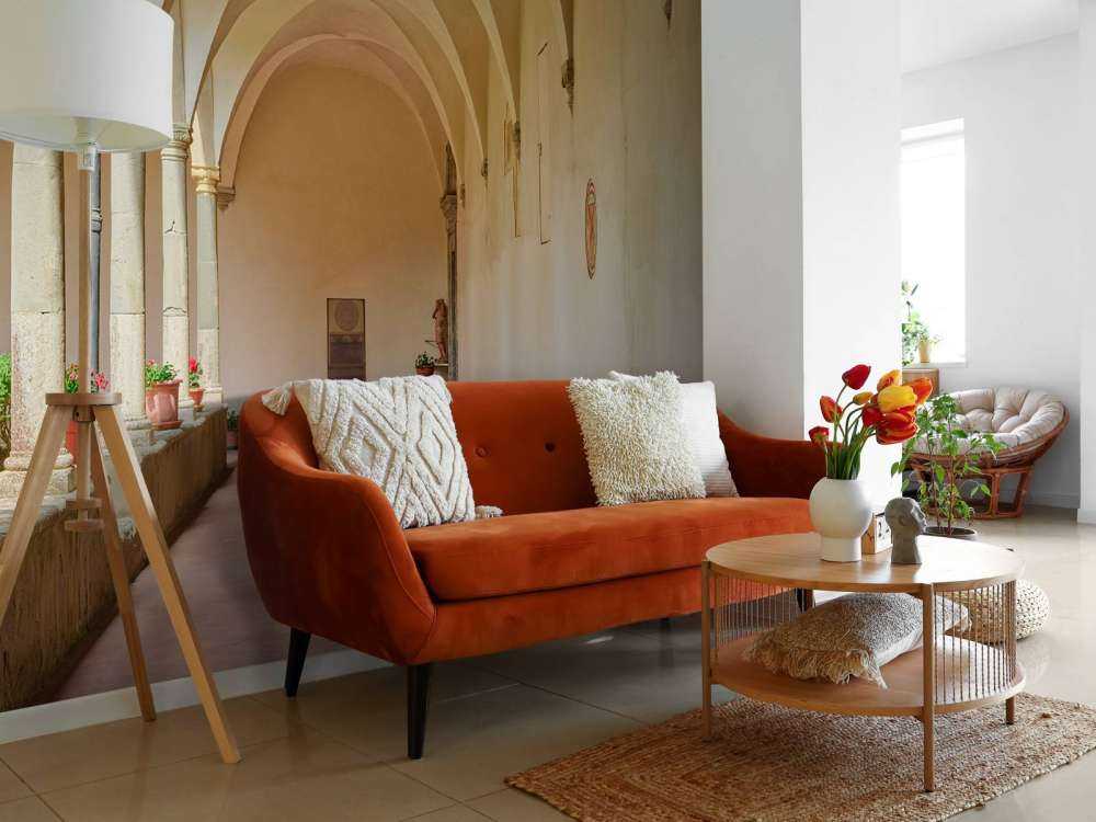 Dziedziniec z łukami i roślinami