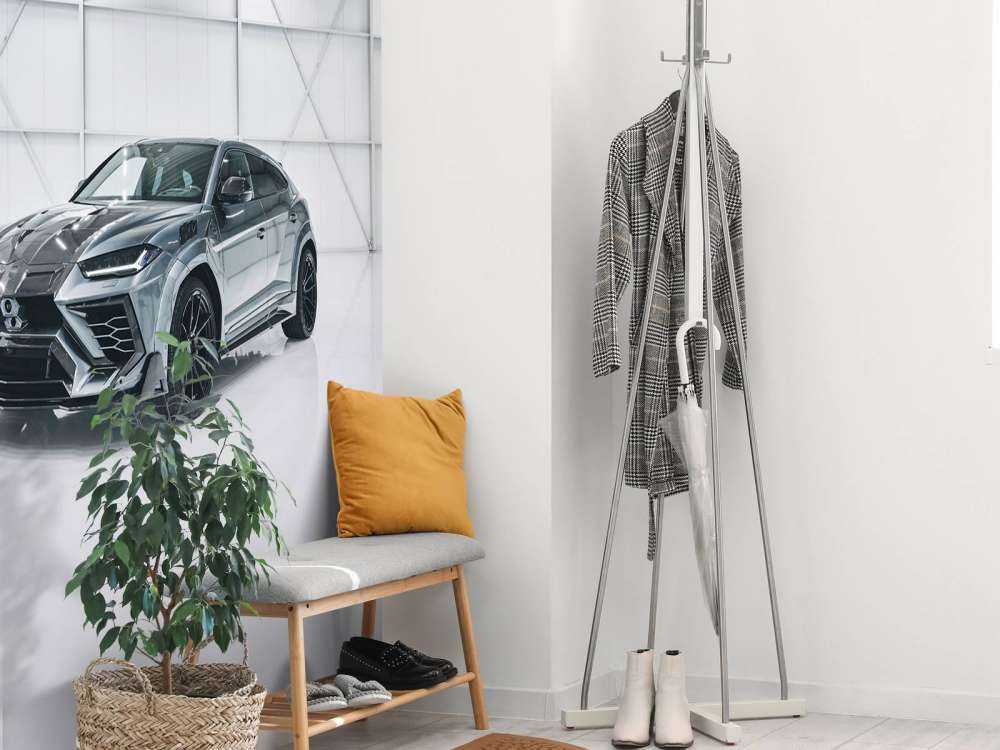 Lamborghini w białej hali