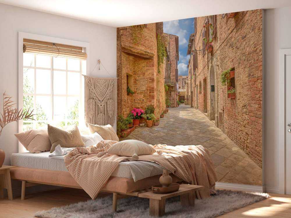 Włoska ulica z roślinami i kwiatami