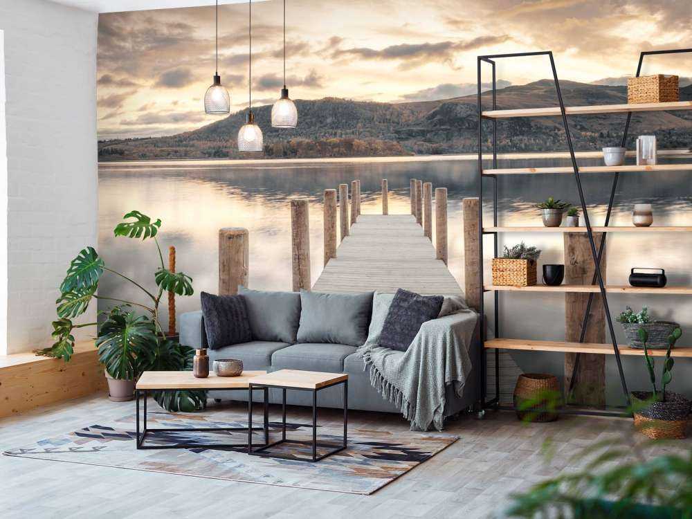 Drewniane molo nad jeziorem