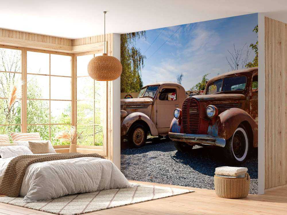 Rdzewiejące stare ciężarówki