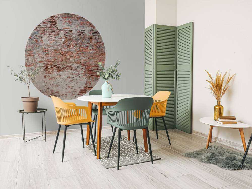 Krusząca się ściana z cegieł