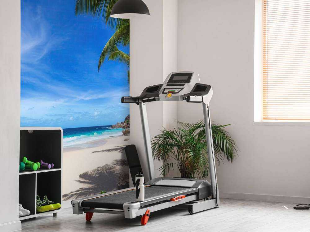 Tropikalna plaża z palmą