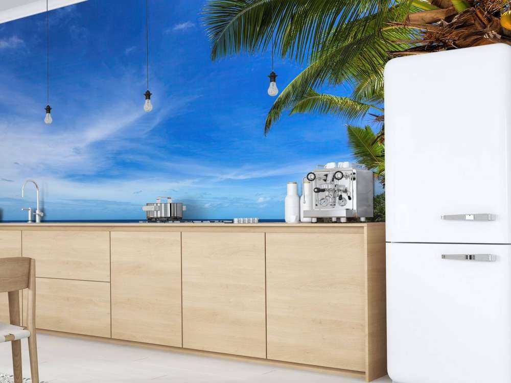 Tropikalna plaża z palmą