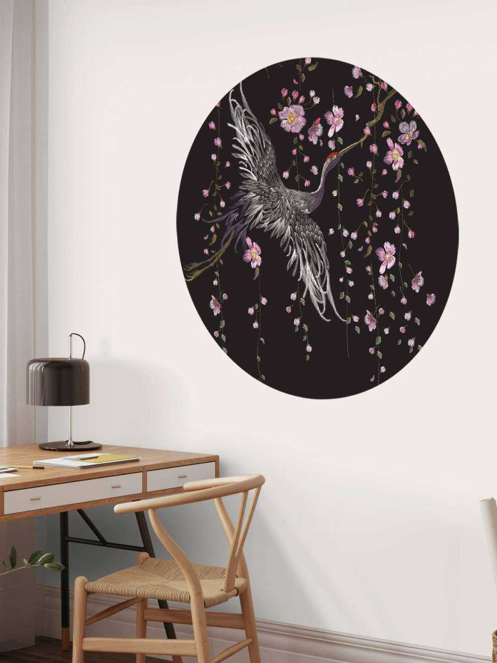 Żurawie z różowymi kwiatami