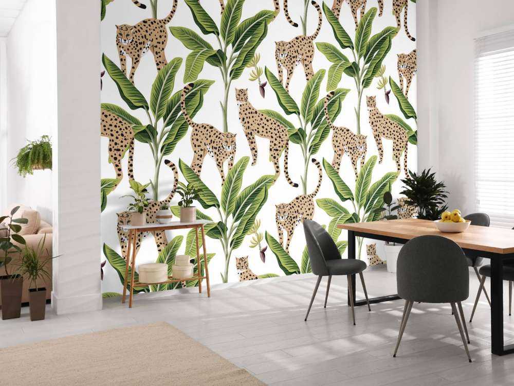 Gepard między drzewami