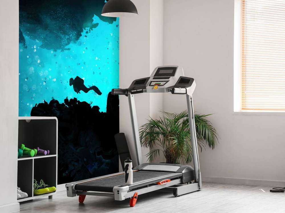 Wąska jaskinia z nurkiem