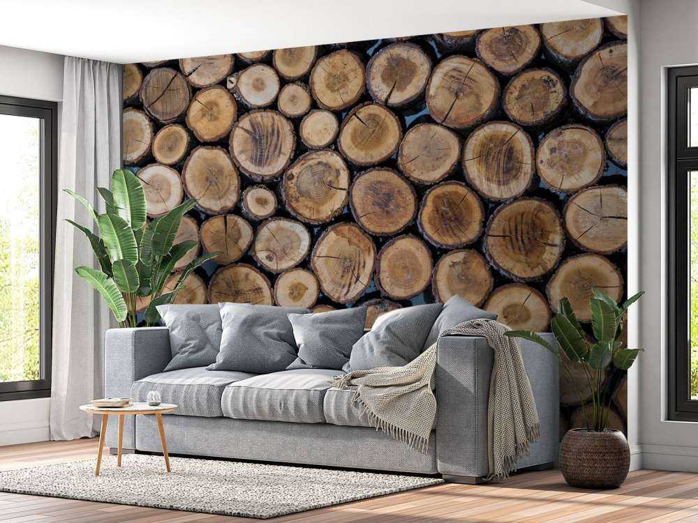 Kłody ułożone w stosy