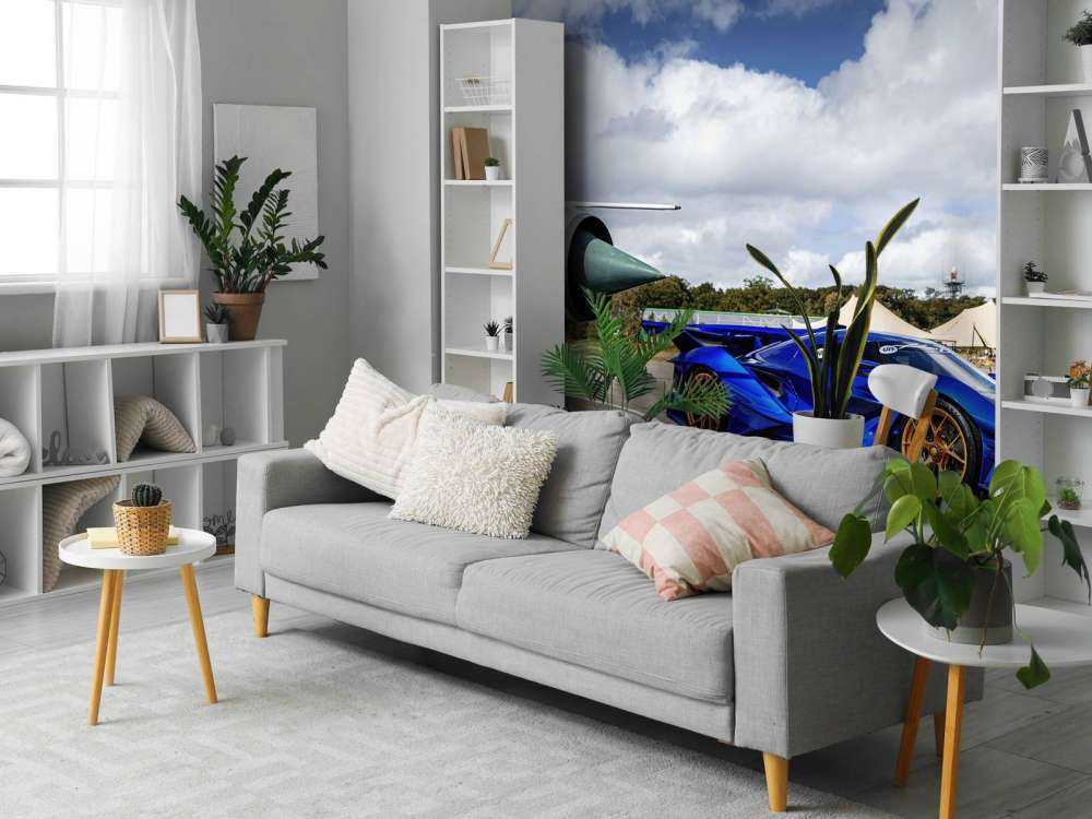 Futurystyczny supercar na lotnisku