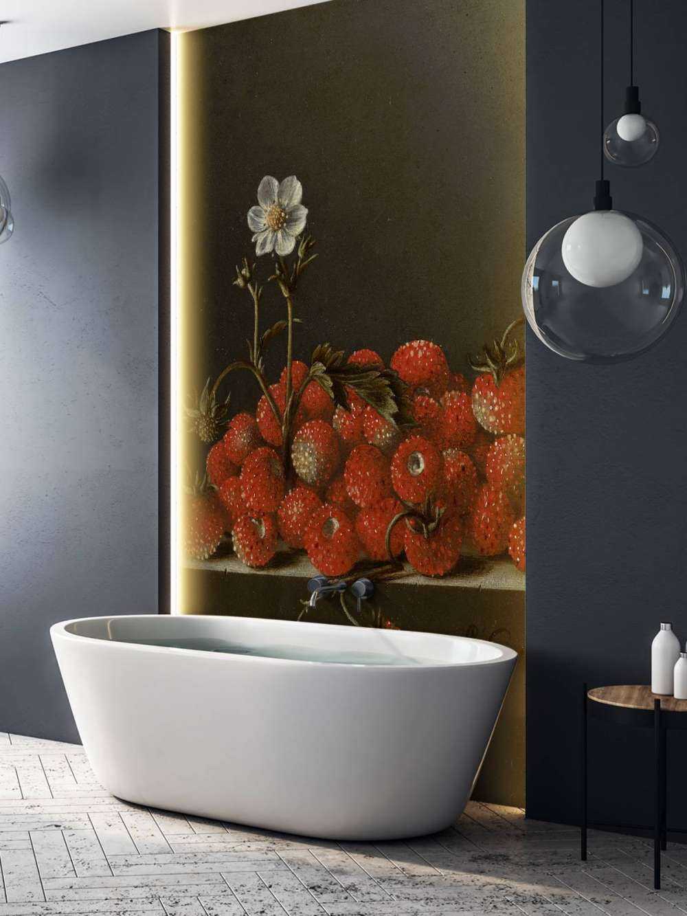 Martwa natura z leśnymi truskawkami