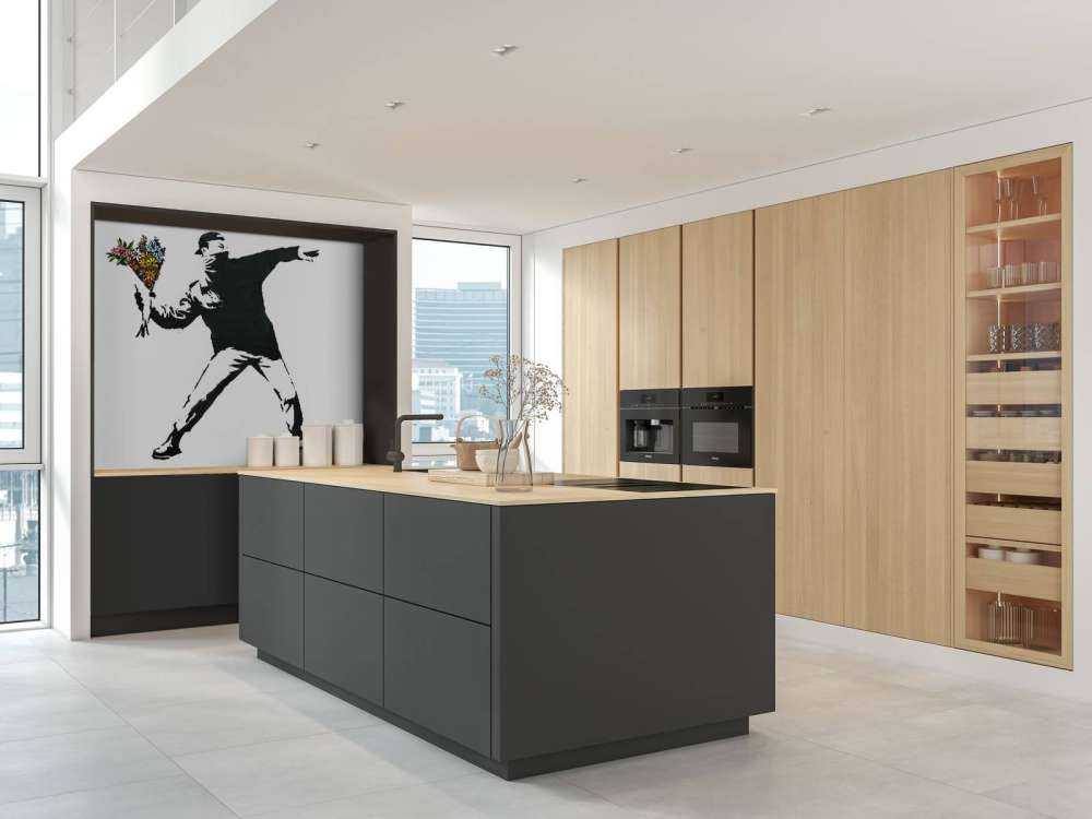 Banksy - Flower thrower