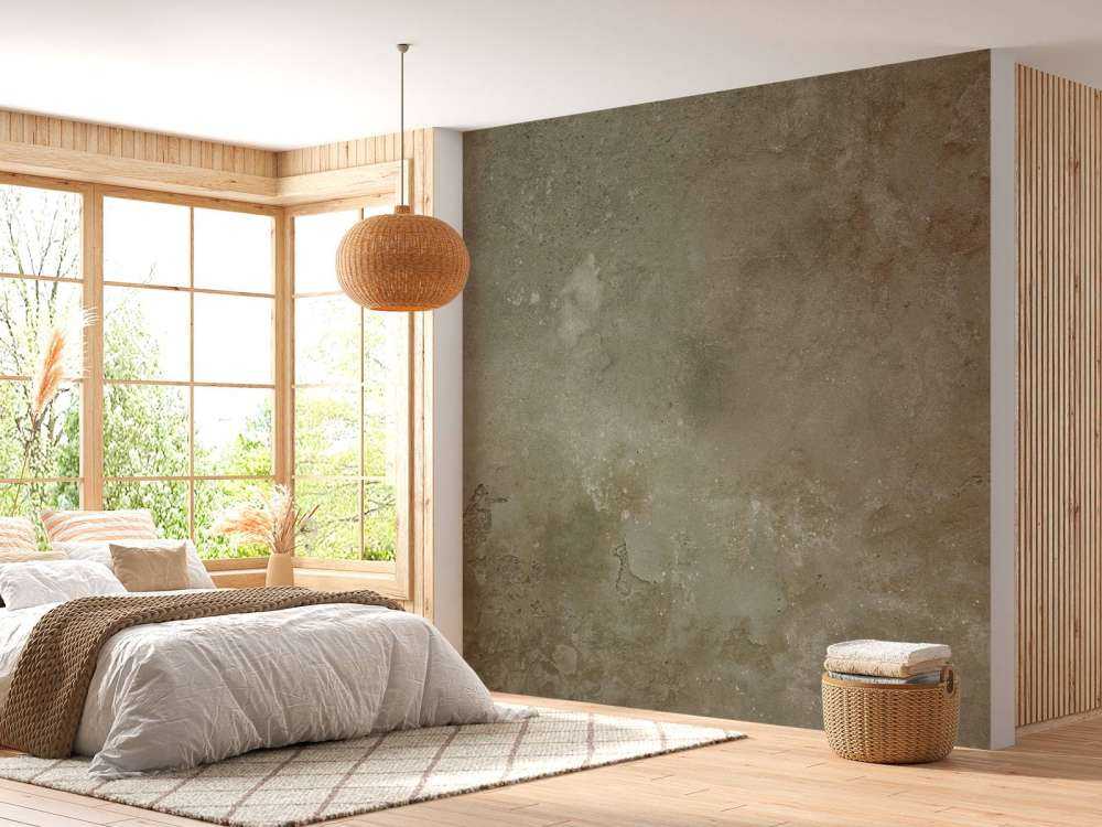 Stara ściana z zwietrzałym stiukiem