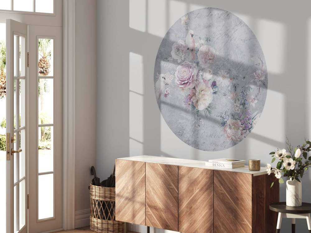 Papuga wśród kwiatów