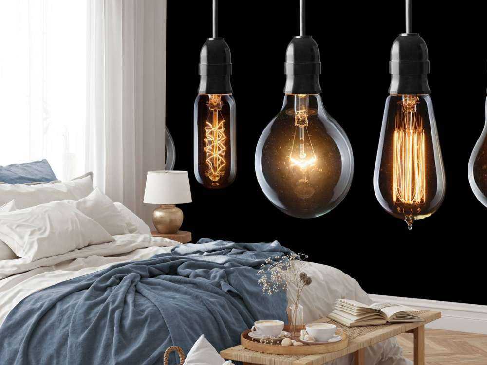 Lampy na czarnym tle