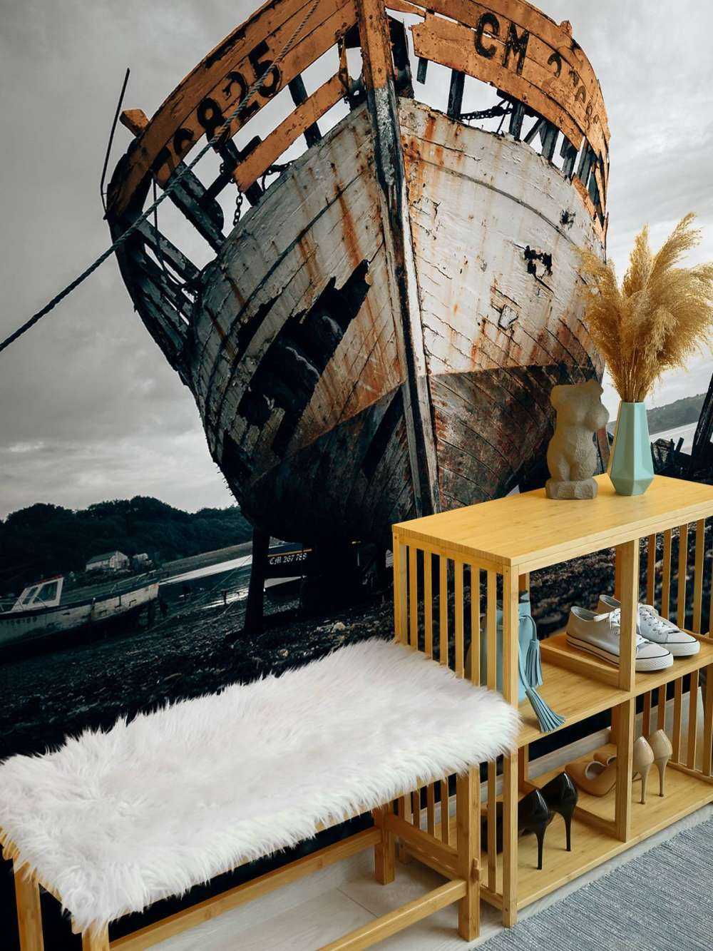 Stary zardzewiały wrak statku