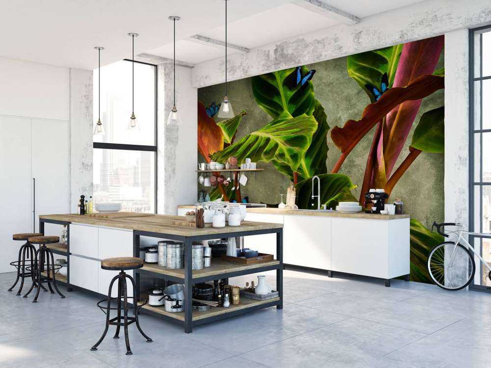 Zielona roślina z motylami