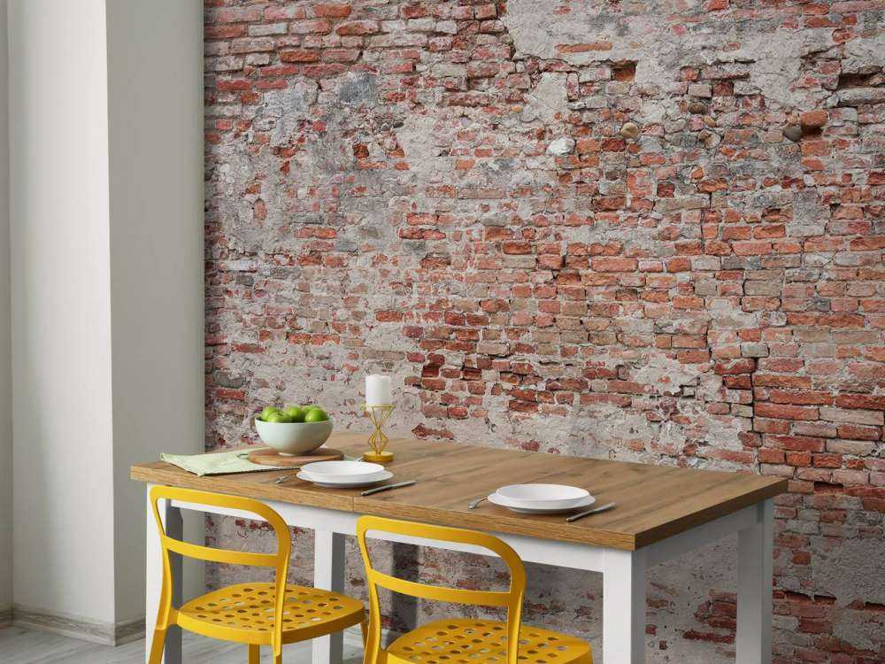 Krusząca się ściana z cegieł