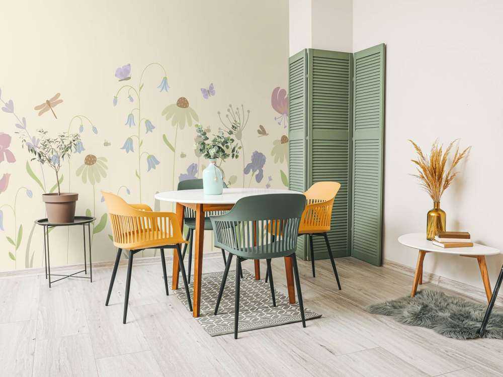 Wysokie pole kwiatowe z motylami piasek, stary róż, zieleń i liliowy