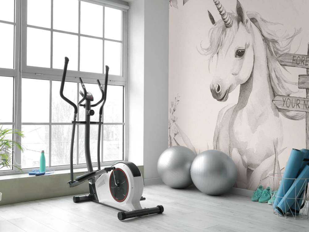 Mały jednorożec z roślinami beżowy