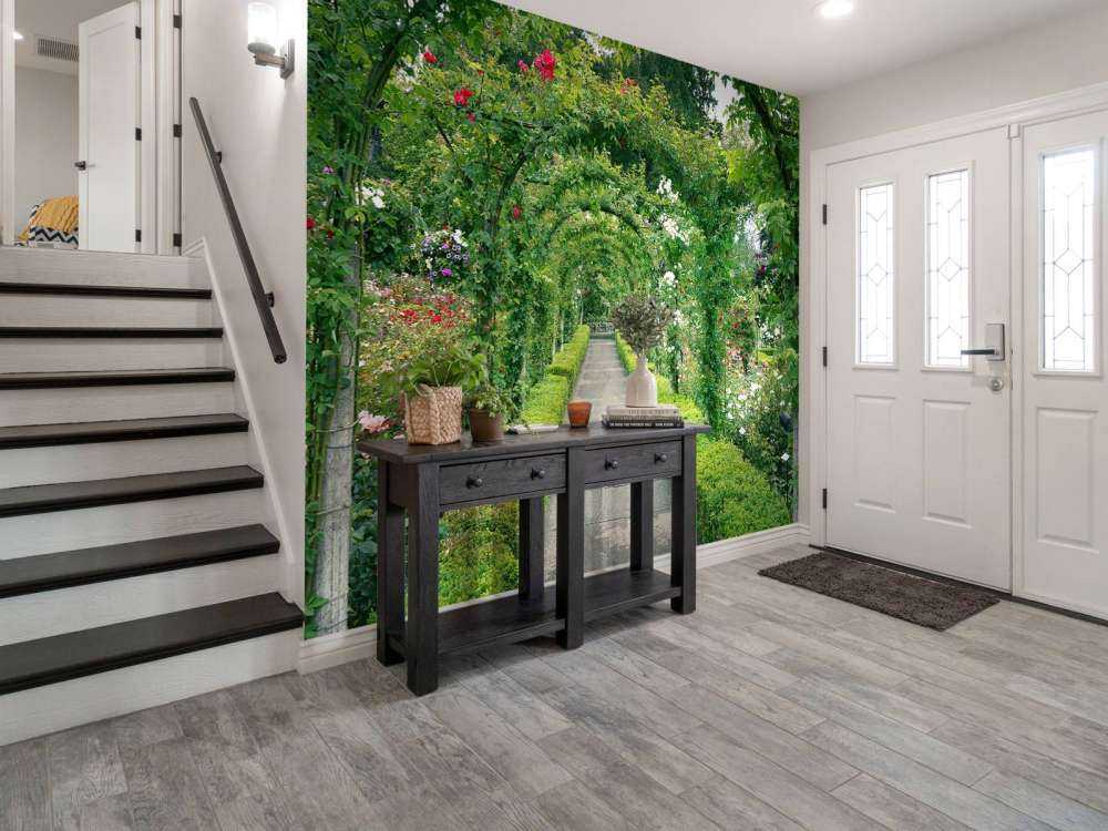 Ścieżka przez ogród różany