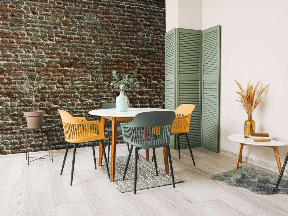 Ściana ze starych cegieł