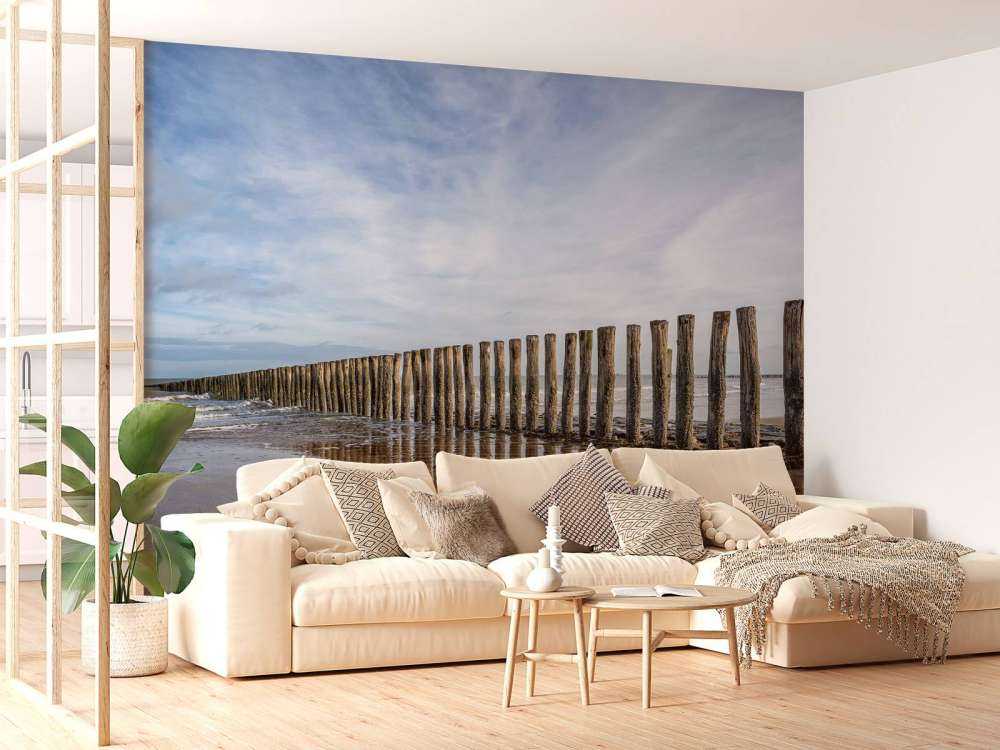 Drewniany falochronu na wybrzeżu w pobliżu Cadzand-Bad - NL