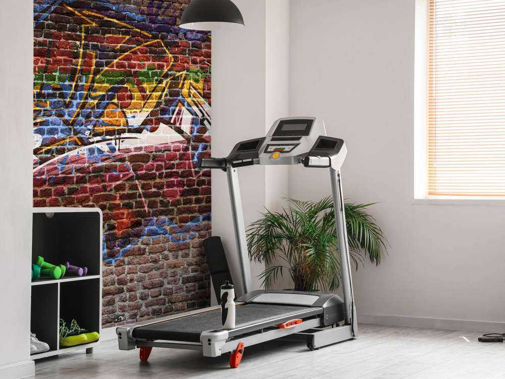 Graffiti na ścianie z cegieł