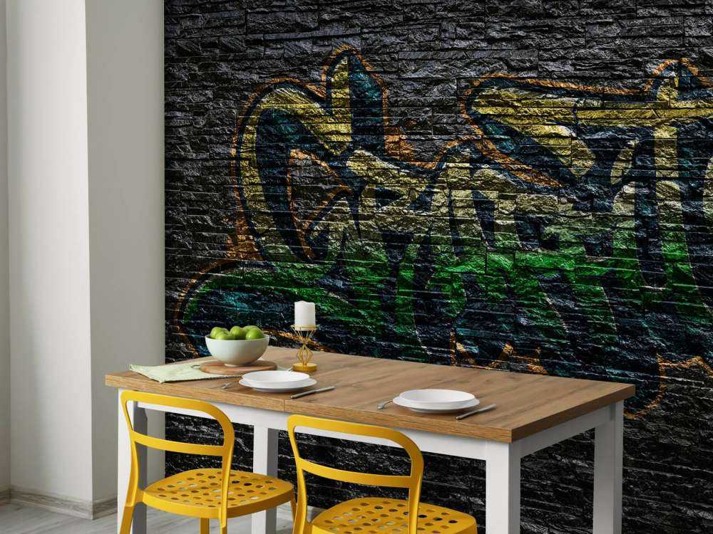 Graffiti na czarnych cegłach