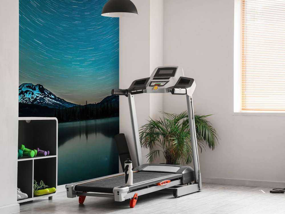 Ciemne gwiaździste niebo