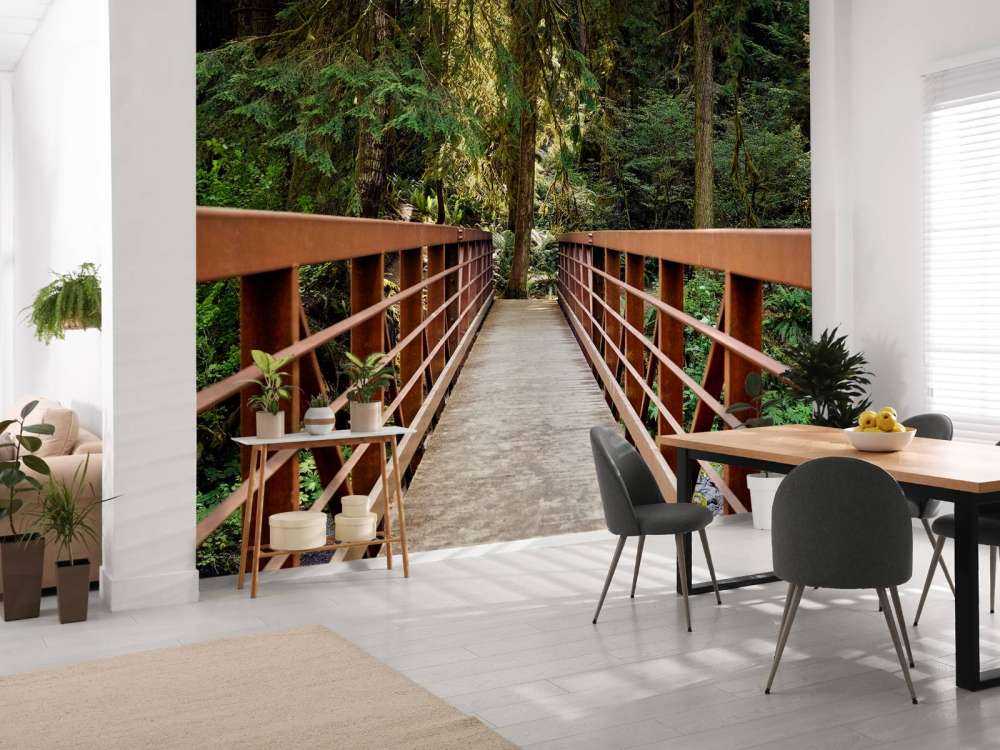 Rusty Bridge w lesie