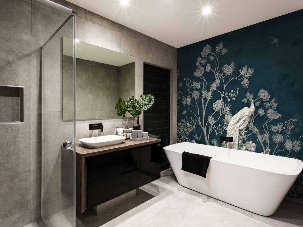 Splendor Pawia w Nocnym Ogrodzie