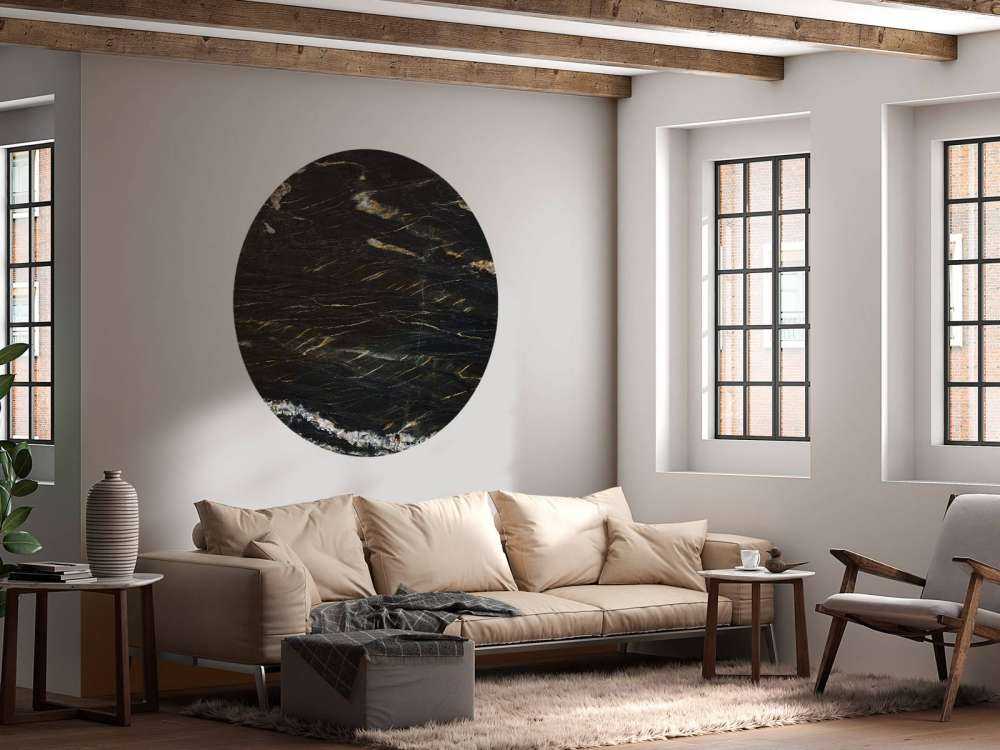 Czarny marmur ze złotą strukturą