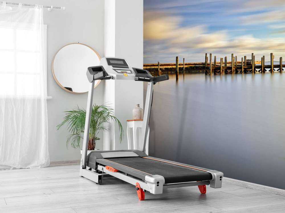 Długie molo nad morzem