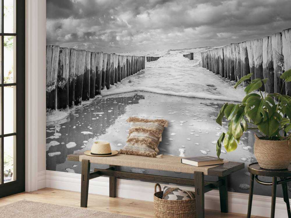 Niespokojne morze w czerni i bieli